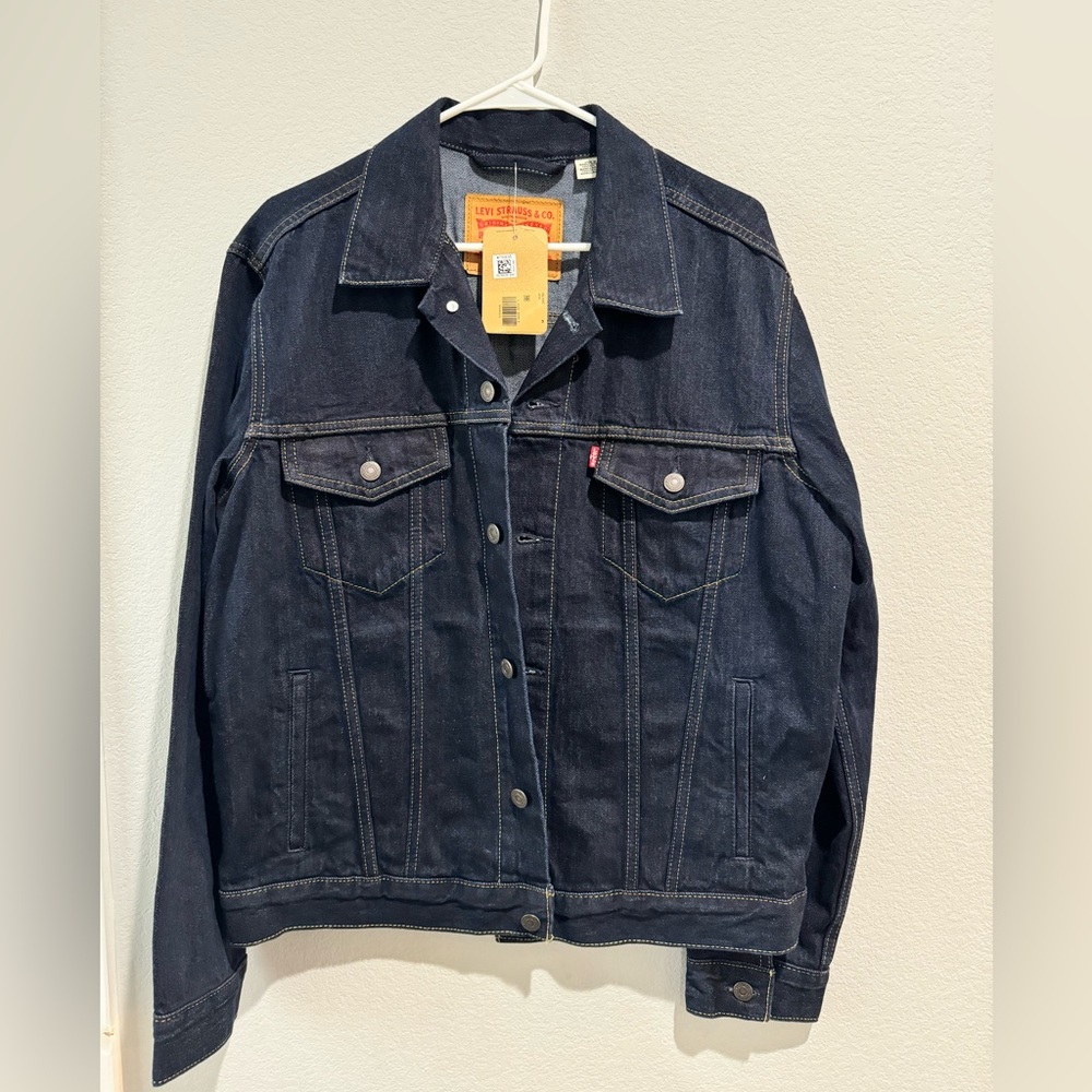 Men’s Levi’s Jean jacket size medium.